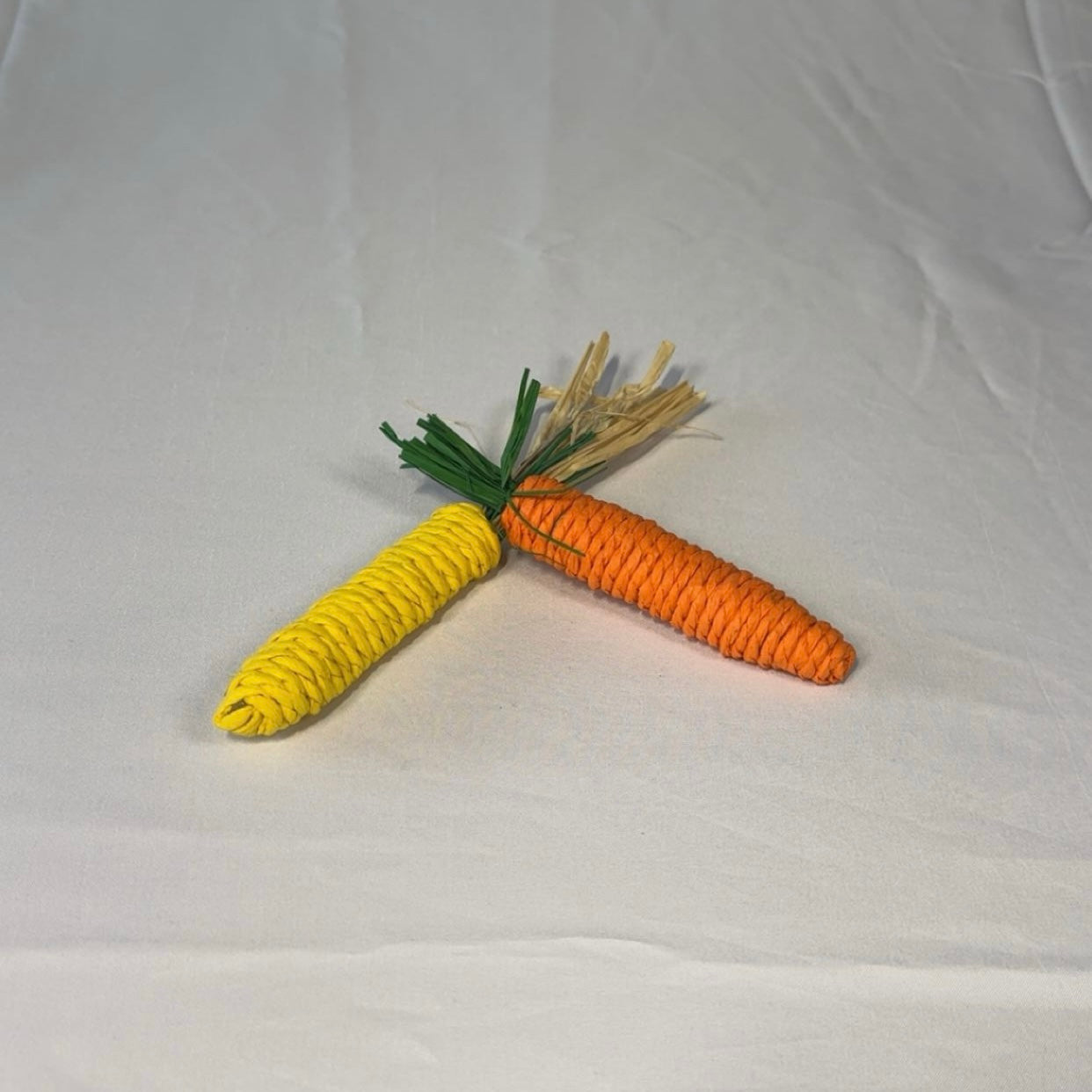 TRIXIE Marchewka i kukurydza sizalowa dla gryzoni – 15 cm (2 szt.)