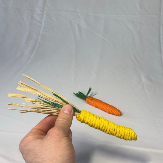 TRIXIE Marchewka i kukurydza sizalowa dla gryzoni – 15 cm (2 szt.)